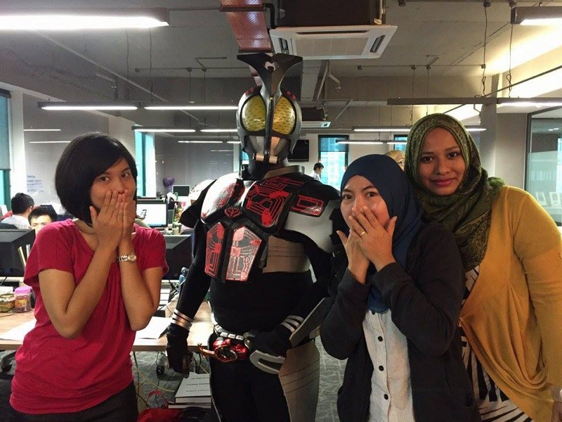 Illustration for article titled Cosplay Makes Your Last Day of Work Better
